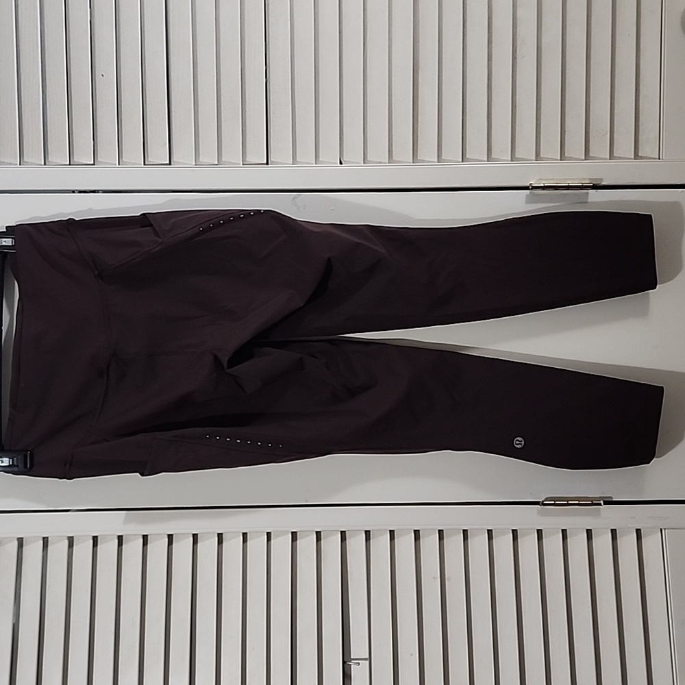 Espresso Fast and Free Lululemon - Size 8 - Picture 2 of 4